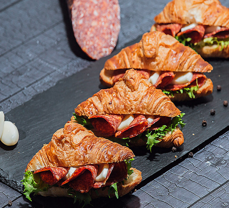 Круассан с Пепперони и Моцареллой 