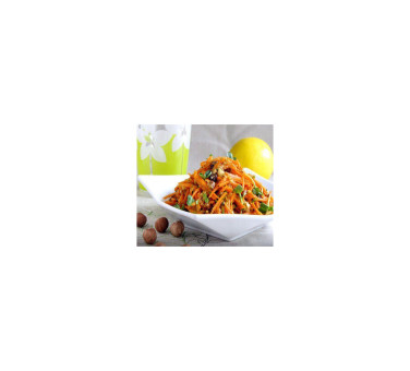 Салат из моркови с яблоком, медом и грецким орехом