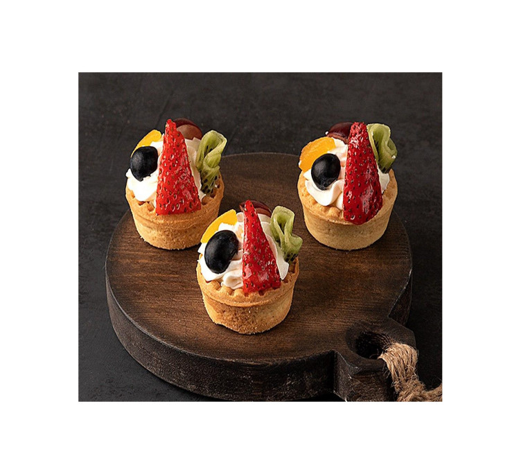 Тарталетка с фруктами и ванильным кремом 