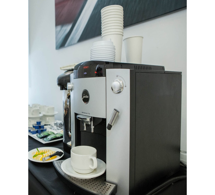 Оборудование. Кофемашина