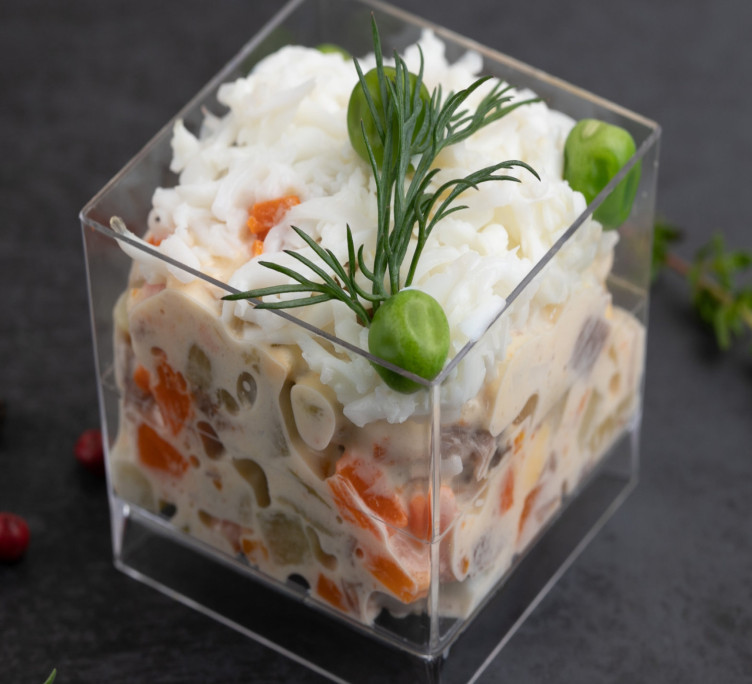 Мини «Оливье» с говядиной и языком  