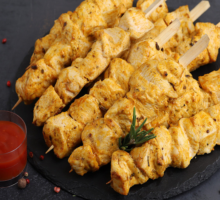 Шашлычок из курицы Карри с томатным соусом 