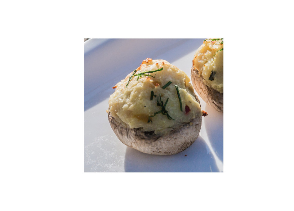 Шампиньоны, фаршированные картофельным пюре со специями (30 г)
