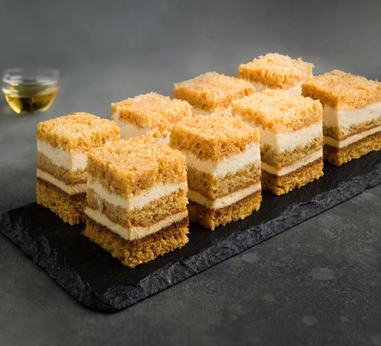 Пирожное «Медовик» 