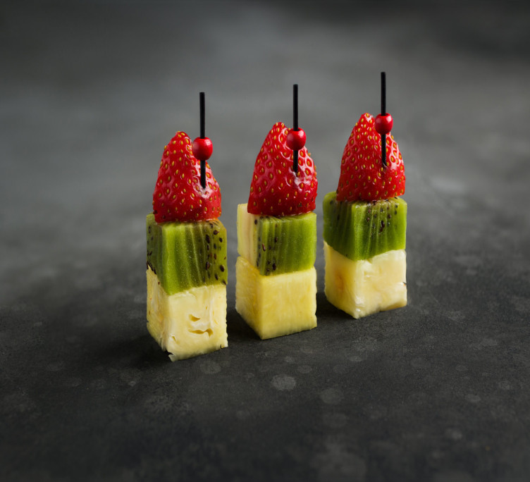 Фруктово-ягодные канапе 