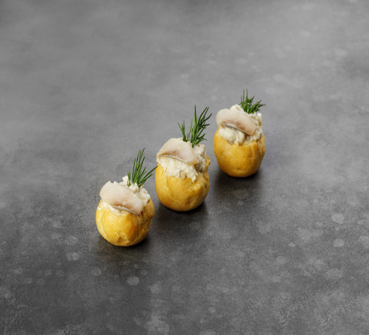 Форшмак из атлантической сельди  в профитроле 