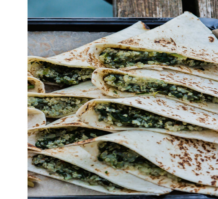 Кесадилья с киноа и шпинатом 