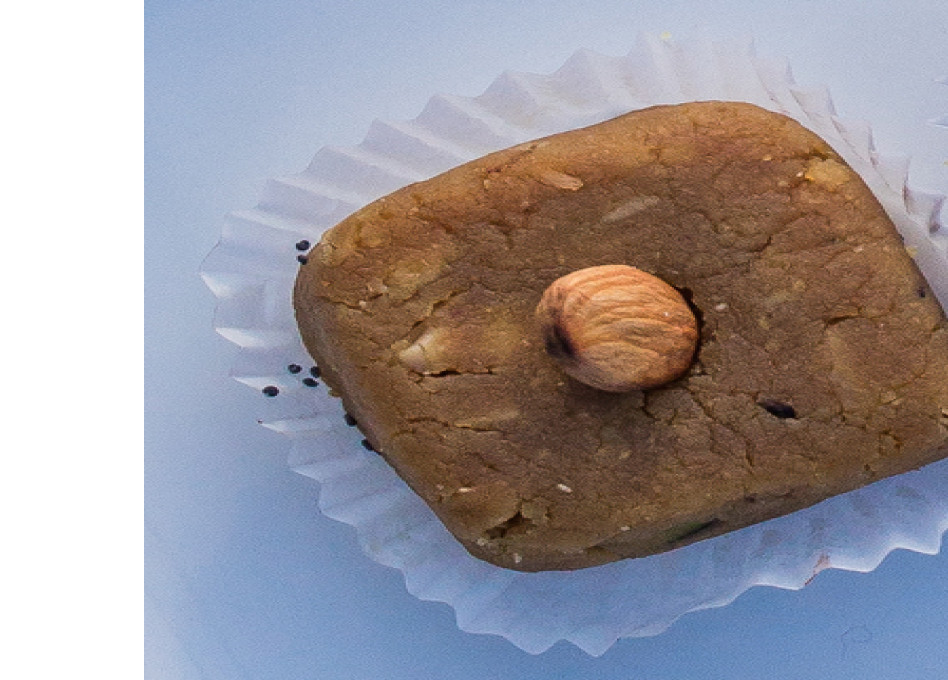 Конфета «Ладзу» из нутовой муки с орехами (30г)