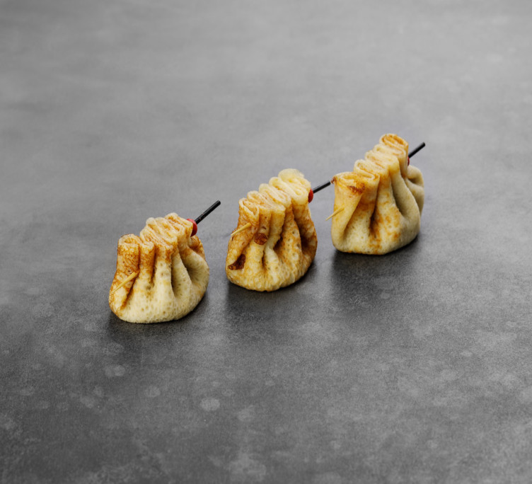 Мешочки из блинчиков с грибным жульеном 