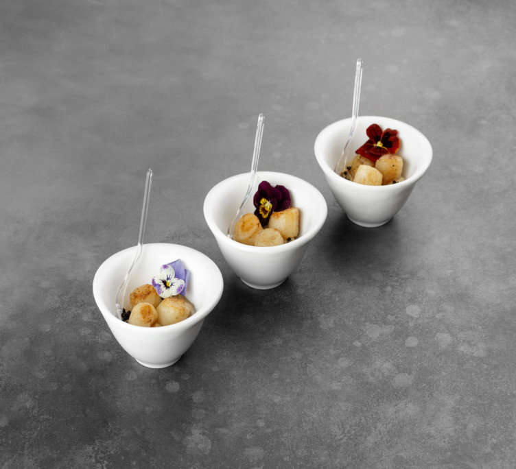 Морские гребешки на гриле с соусом из белых грибов 