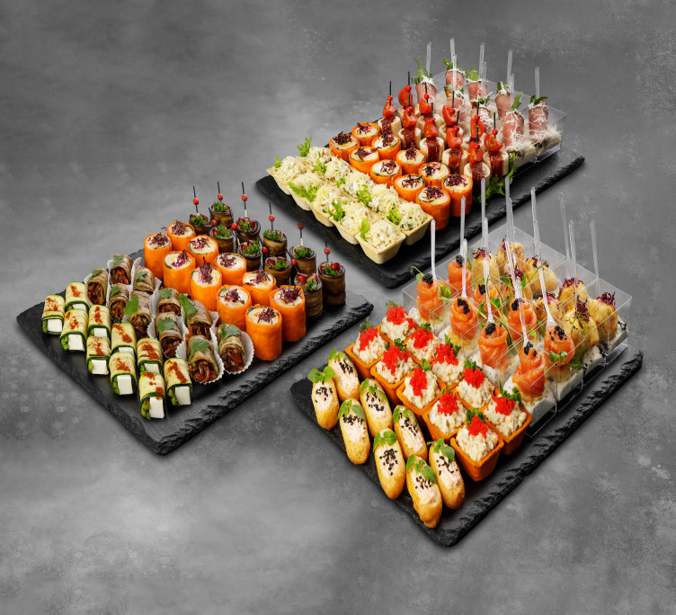 Сет №5 Ассорти канапе и холодных закусок из мяса и рыбы, разнообразные рулетики (112 штук, для 10-15 гостей) 