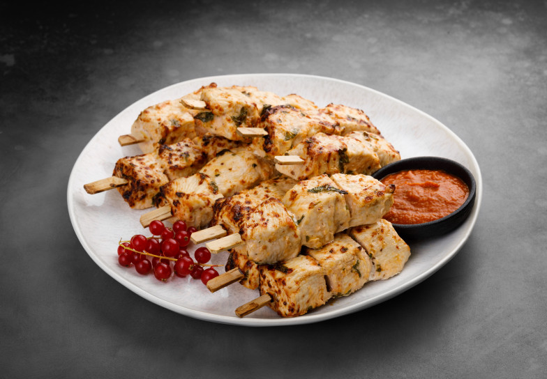 Сет №14 Ассорти канапе и холодных закусок из мяса и морепродуктов, разнообразные рулетики, горячие закуски, десерты ( 194 шт. для 15-25 гостей)