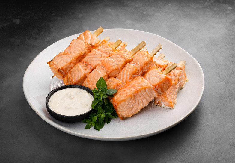 Сет №14 Ассорти канапе и холодных закусок из мяса и морепродуктов, разнообразные рулетики, горячие закуски, десерты ( 194 шт. для 15-25 гостей)