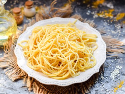 Спагетти отварные с маслом