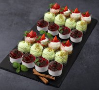 Ассорти десертов в мини-стаканчиках №4 (24 шт), Вишневое парфе, фисташковый мусс, "Ниагара"