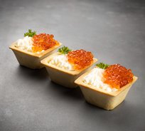 Тарталетка с кетовой икрой и сливочным сыром (от 10 штук)